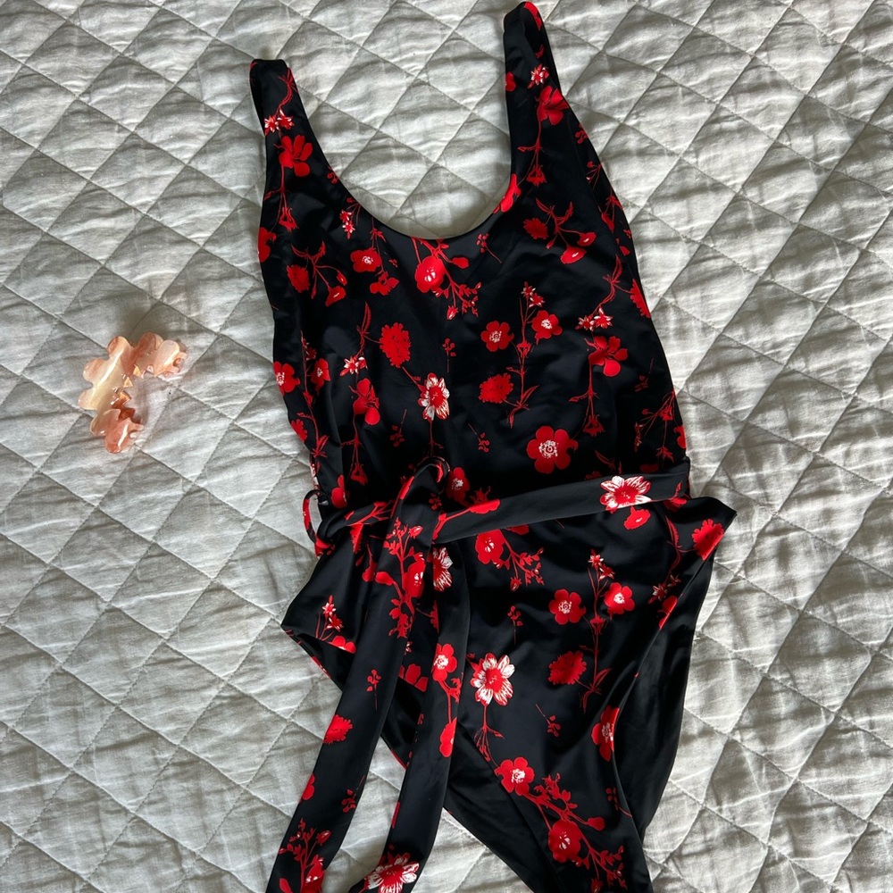 Beautiful one piece! - Picture 2 of 4